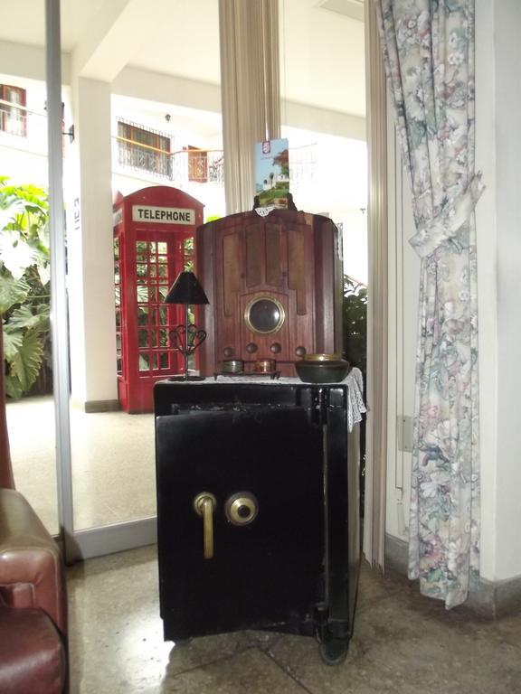 Hostal Gemina Lima Bagian luar foto