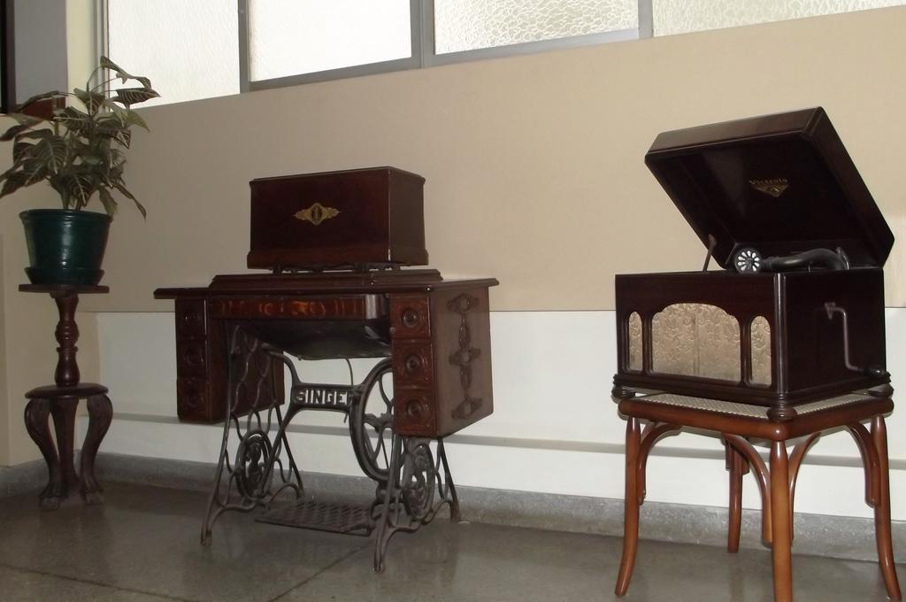 Hostal Gemina Lima Bagian luar foto
